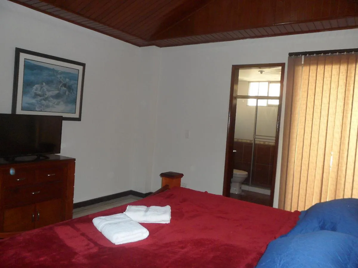 Casa Impacto - Ciudad Jardin Hostel Cali