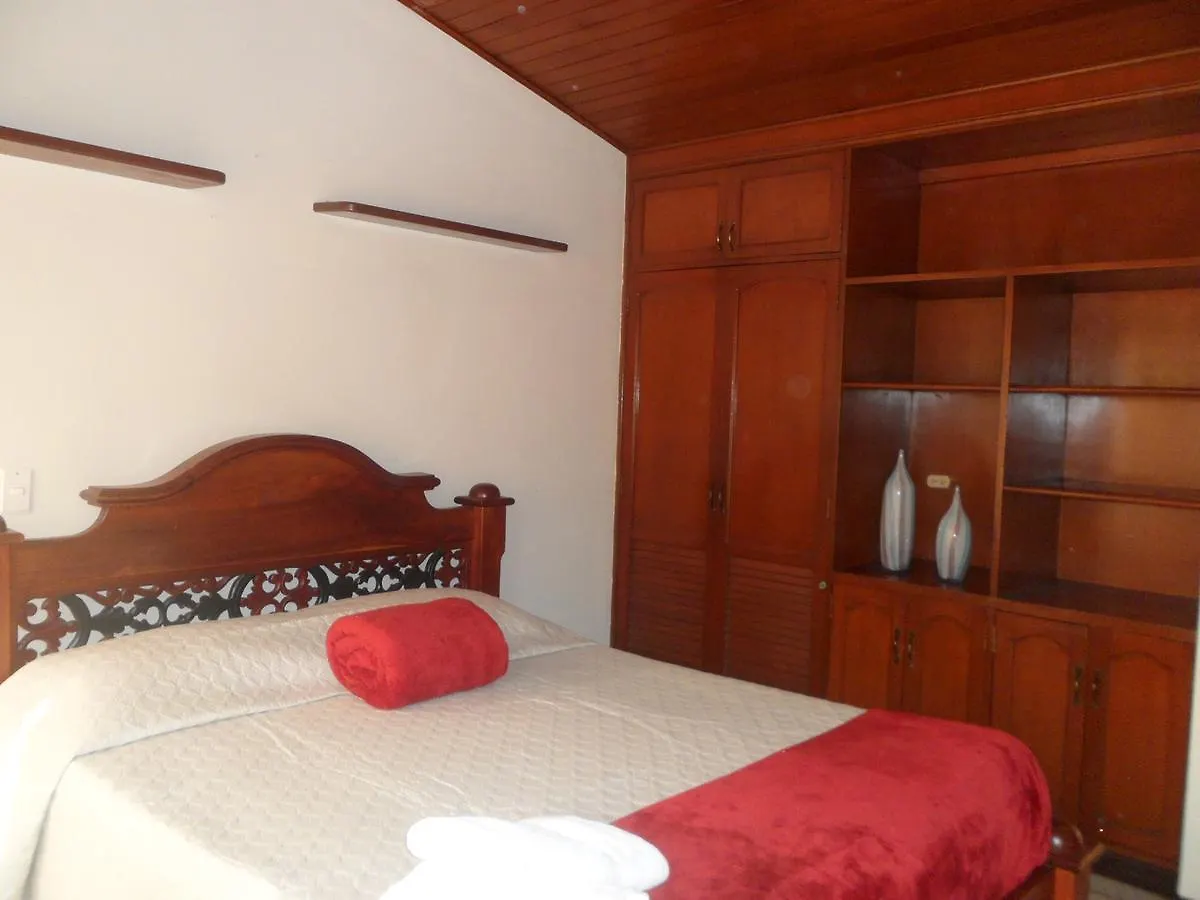 Casa Impacto - Ciudad Jardin Hostel Cali