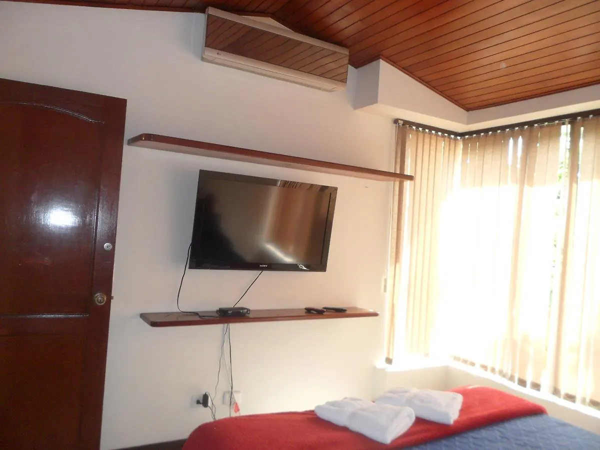 Casa Impacto - Ciudad Jardin Hostel Cali