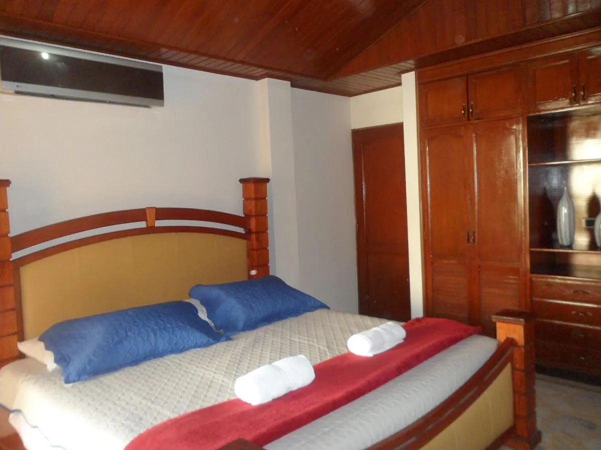 Casa Impacto - Ciudad Jardin Hostel Cali Colombia