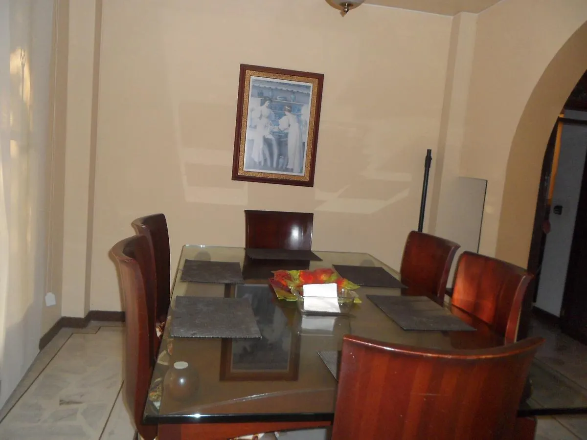 Casa Impacto - Ciudad Jardin Hostel Cali