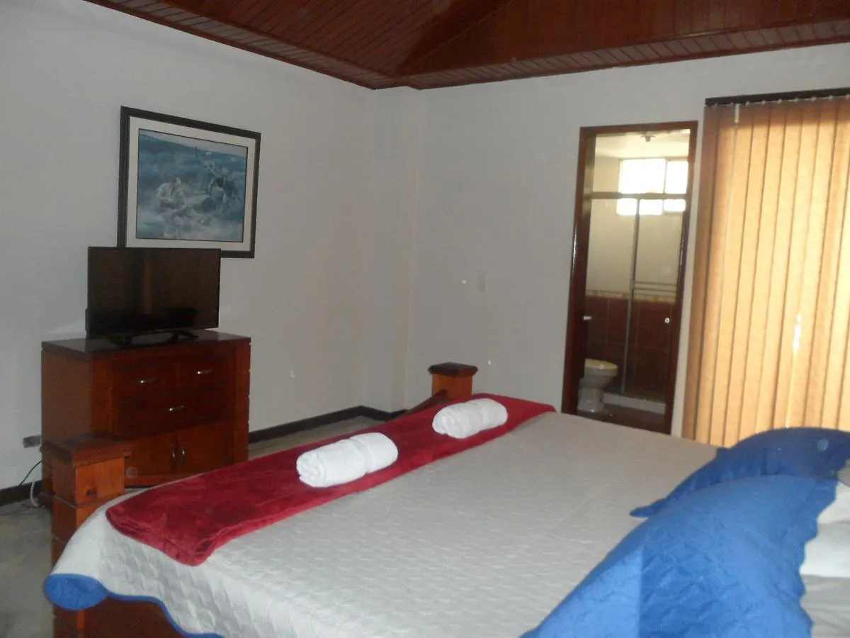 Casa Impacto - Ciudad Jardin Hostel Cali Colombia