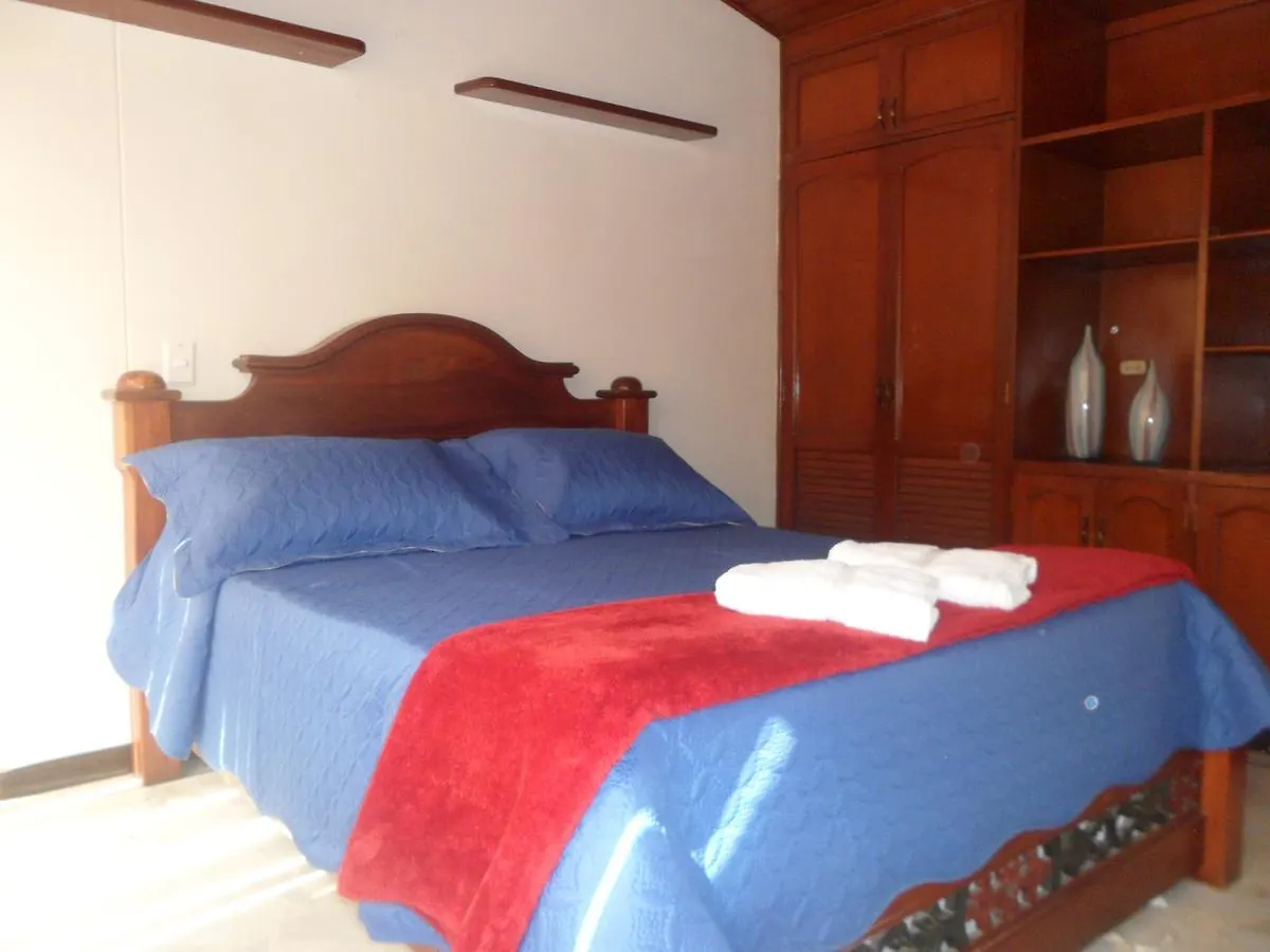 Casa Impacto - Ciudad Jardin Hostel Cali 0*,