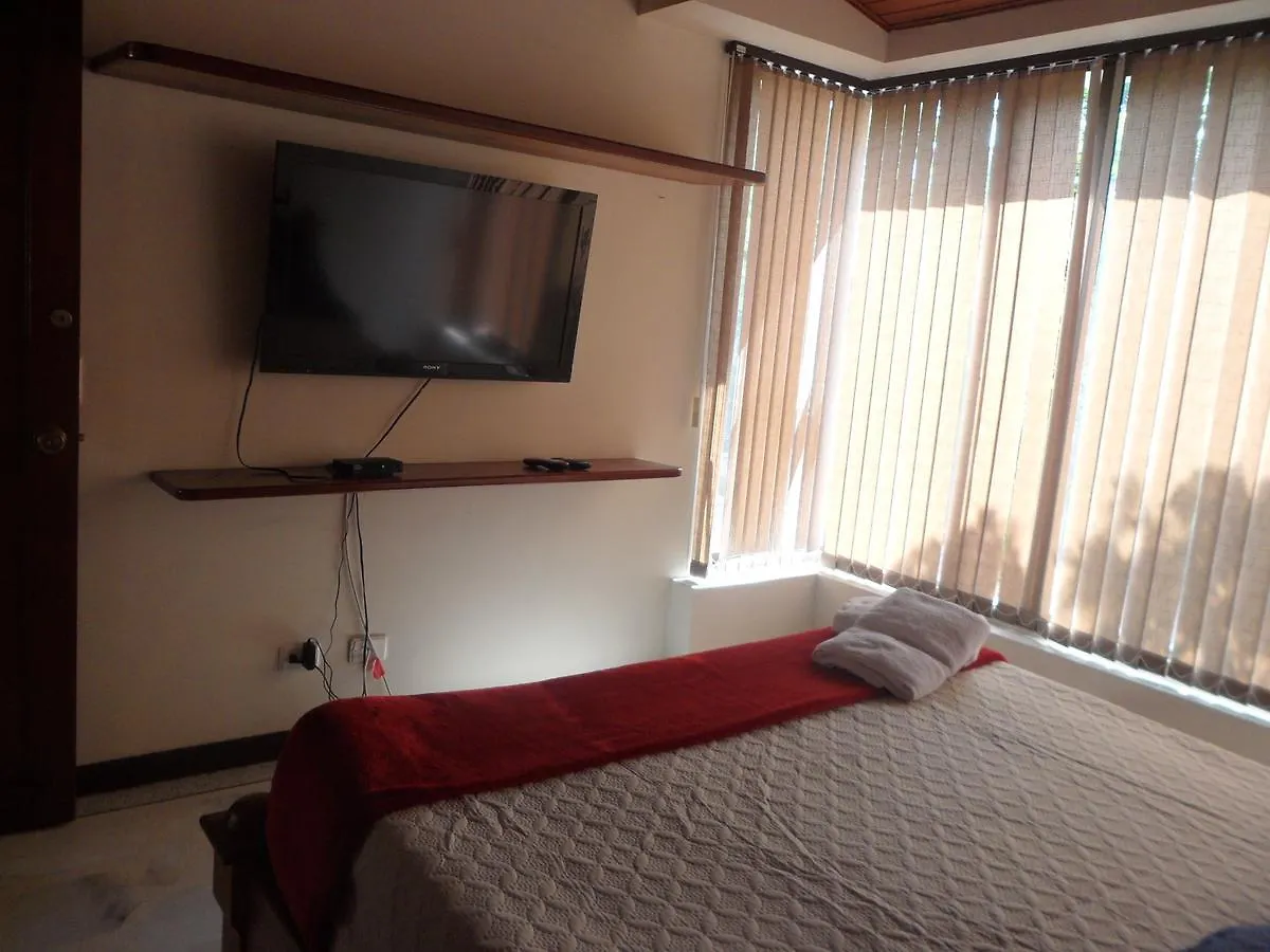 Casa Impacto - Ciudad Jardin Hostel Cali