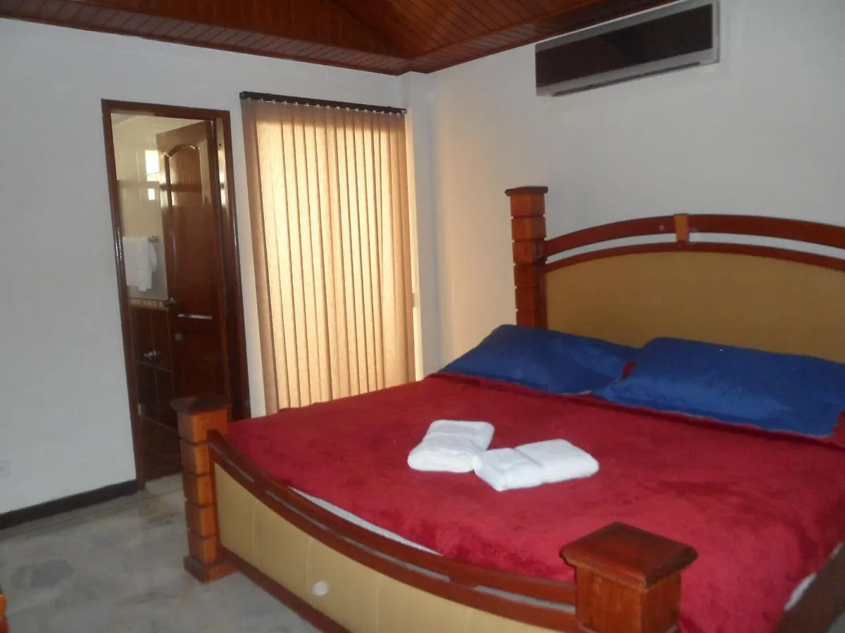 Casa Impacto - Ciudad Jardin Hostel Cali Colombia