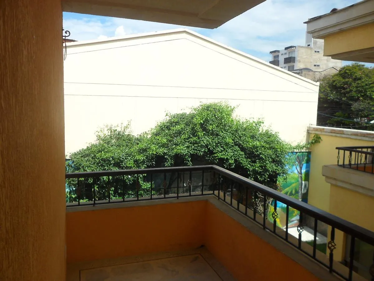 Casa Impacto - Ciudad Jardin Hostel Cali