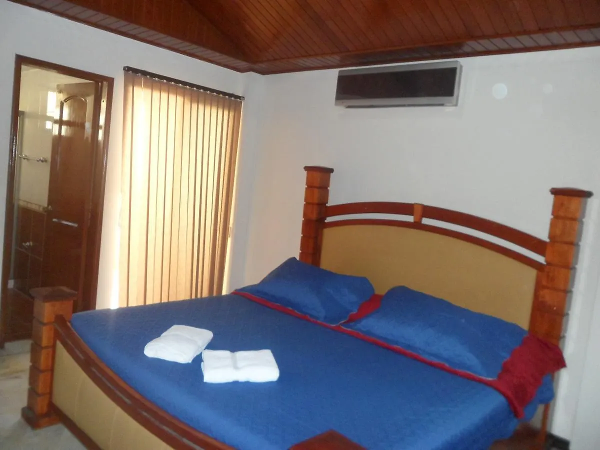 Casa Impacto - Ciudad Jardin Hostel Cali