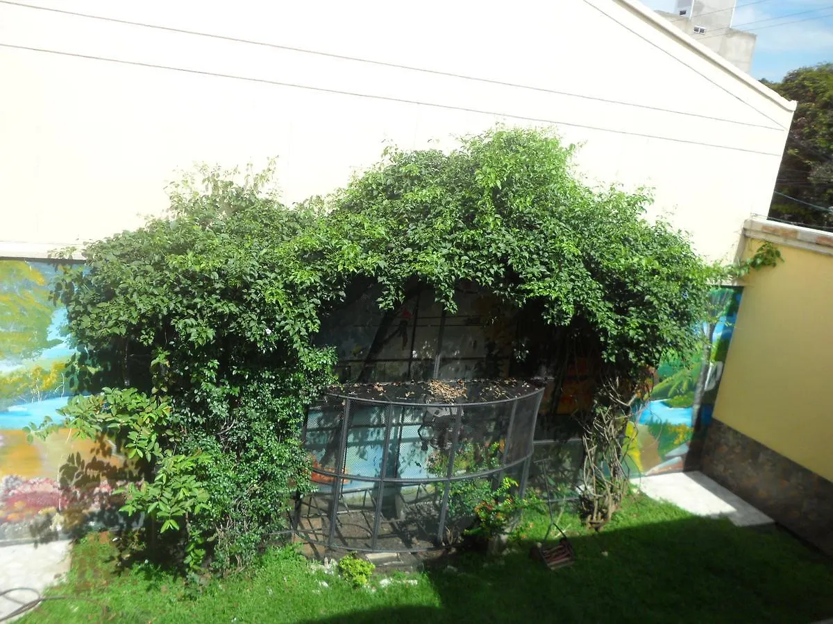 Casa Impacto - Ciudad Jardin Hostel Cali 0*,