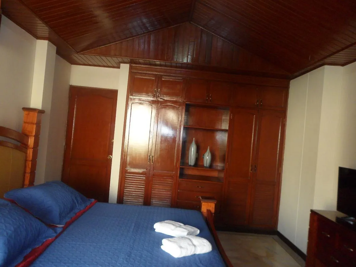 Casa Impacto - Ciudad Jardin Hostel Cali