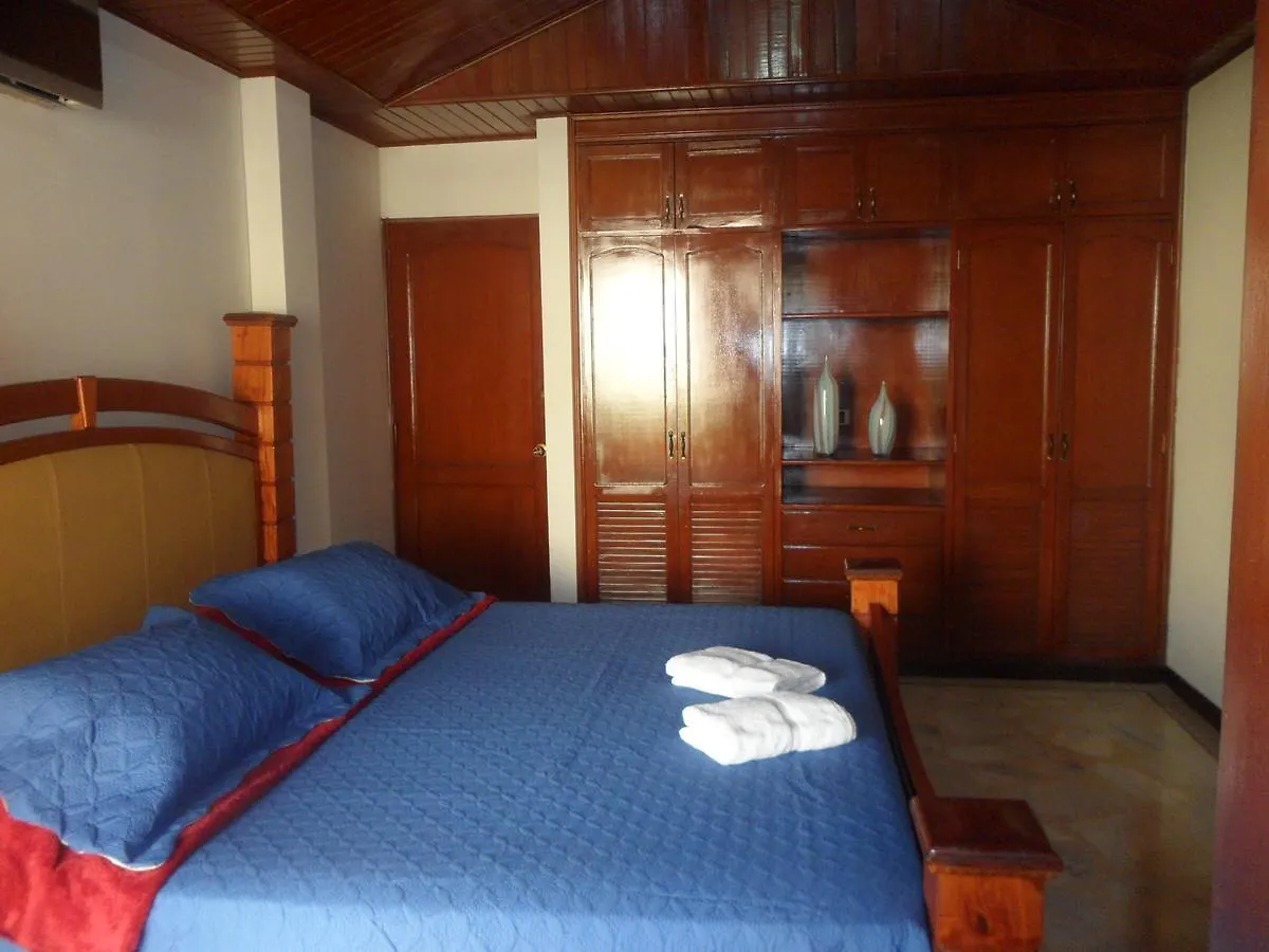 Casa Impacto - Ciudad Jardin Hostel Cali