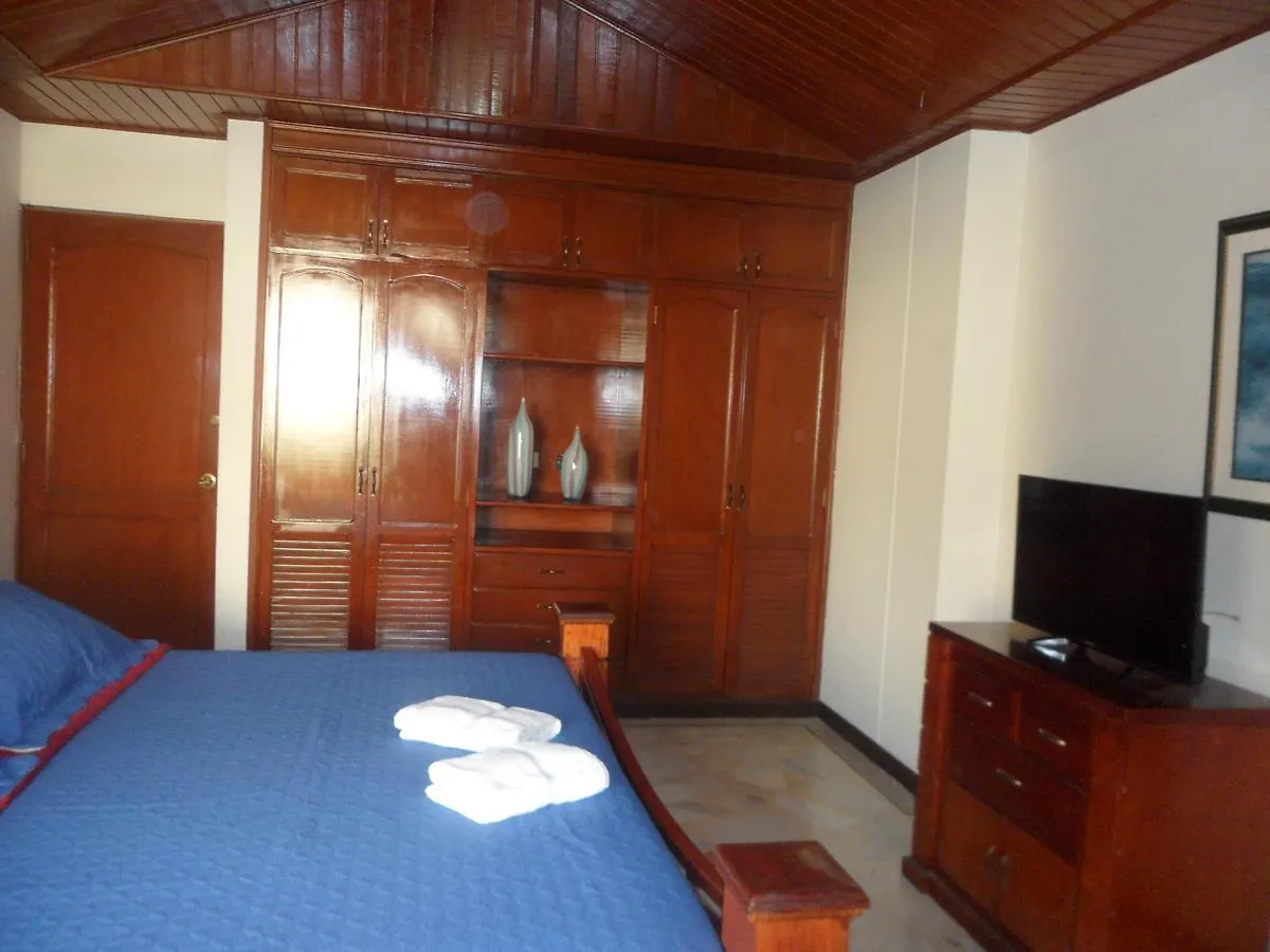 Casa Impacto - Ciudad Jardin Hostel Cali 0*,  Colombia