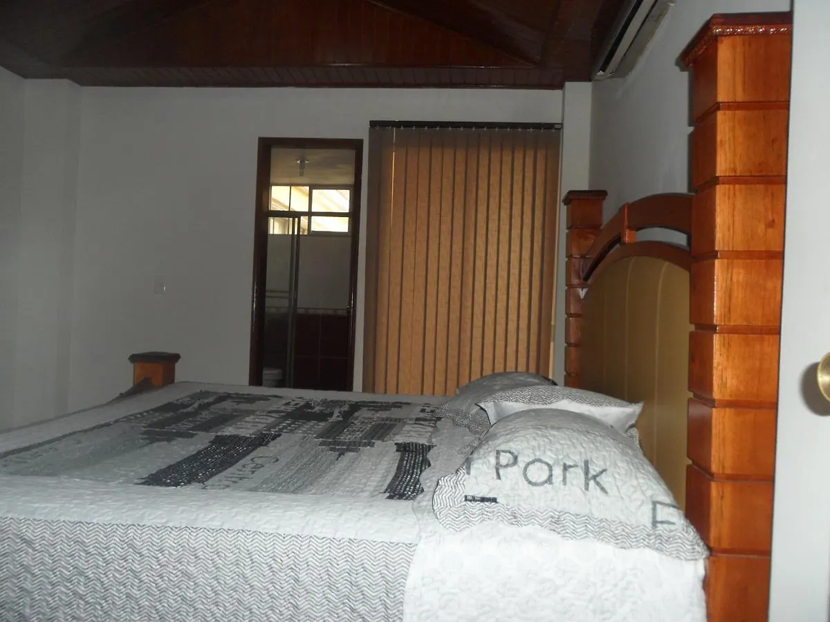 Casa Impacto - Ciudad Jardin Hostel Cali