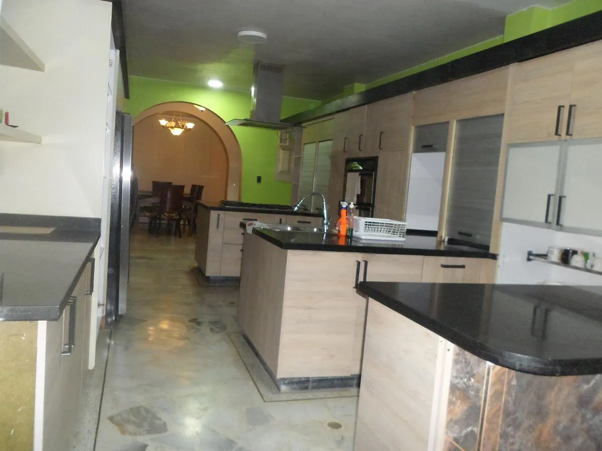 Casa Impacto - Ciudad Jardin Hostel Cali Colombia